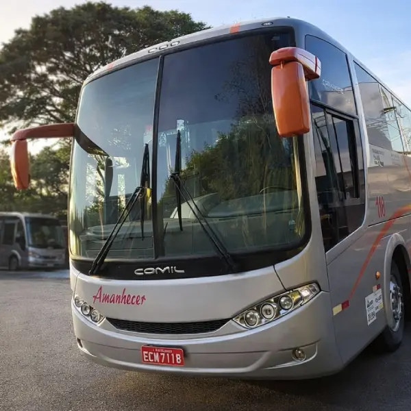 Ônibus executivo da frota Amanhecer Transportes